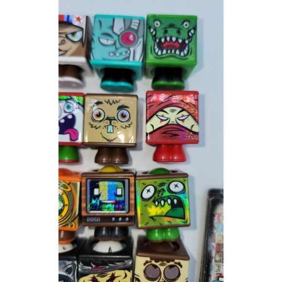 Crazy Cubes by Spin Master (Lot of 17) Square Face Toys with Cards - Picture 4 of 6